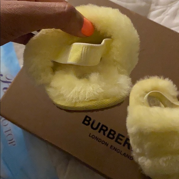 Baby Ugg slippers - Picture 5 of 6
